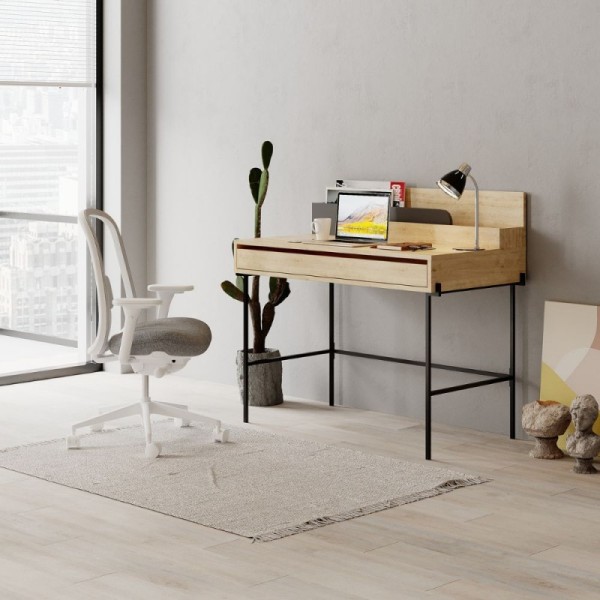 Bureau en chêne avec détails anthracite et pieds noirs Leila 110x60x101 Bureau en chêne avec détails anthracite et pieds noirs Leila 110x60x101